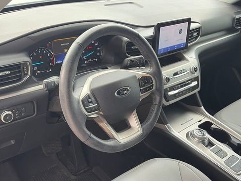 Used 2021 Ford Explorer XLT w/ Equipment Group 202A RWD image 16