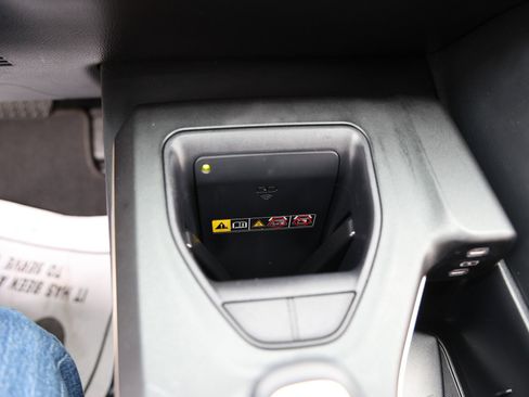 Used 2023 Toyota Crown Limited image 23