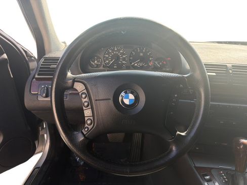 Used 2004 BMW 325i Wagon RWD image 18