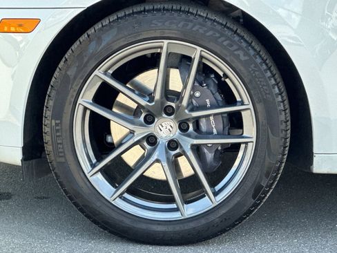 Used 2025 Porsche Macan Turbo image 45