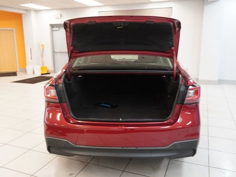 Used 2020 Subaru Legacy Premium image 9