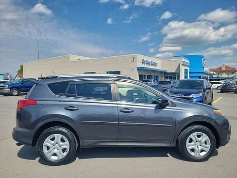 Used 2014 Toyota RAV4 LE image 6