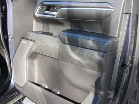 Used 2022 Chevrolet Silverado 1500 LTZ w/ LTZ Premium Package image 41