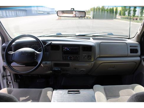 Used 2001 Ford F350 2WD SuperCab DRW Super Duty image 9