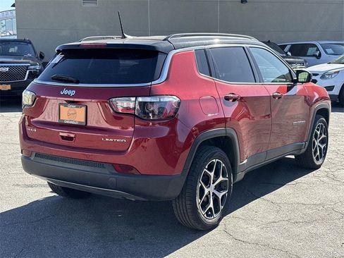 Used 2024 Jeep Compass Limited image 3