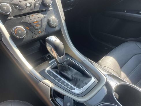 Used 2014 Ford Fusion SE w/ Equipment Group 202A FWD image 30