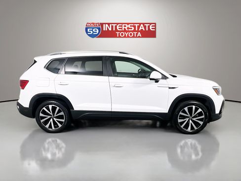 Used 2022 Volkswagen Taos SE w/ IQ.Drive SE Package AWD/4WD image 8