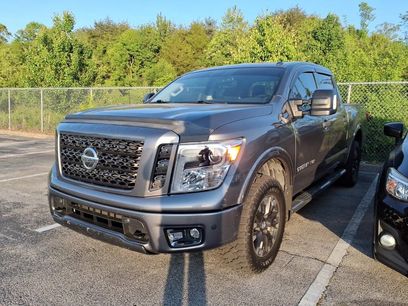 Used 2019 Nissan Titan PRO-4X w/ Pro-4x Convenience Package