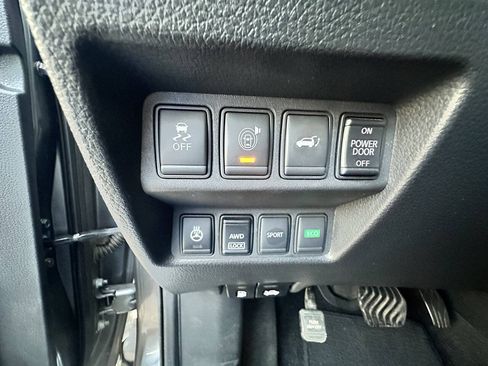 Used 2017 Nissan Rogue SV w/ SV Premium Package AWD/4WD image 9