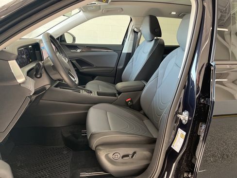 New 2026 Volkswagen Tiguan SE image 14