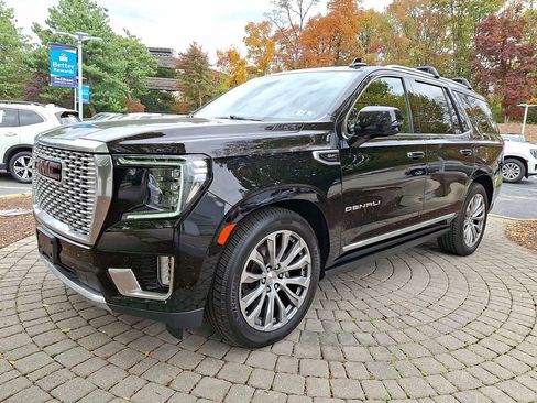 Used 2021 GMC Yukon Denali w/ Denali Ultimate Package image 3