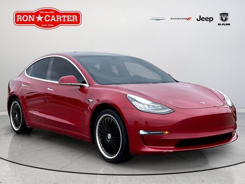 Used 2018 Tesla Model 3 Long Range RWD image 1