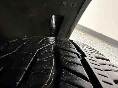 Used 2024 Chevrolet Traverse RS image 32