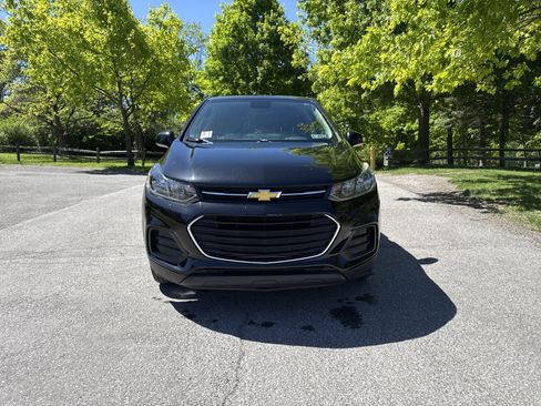 Used 2020 Chevrolet Trax LS w/ Tint and Cruise Package AWD/4WD image 9