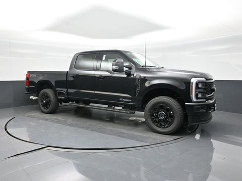 New 2026 Ford F250 Lariat w/ Black Appearance Package AWD/4WD image 10
