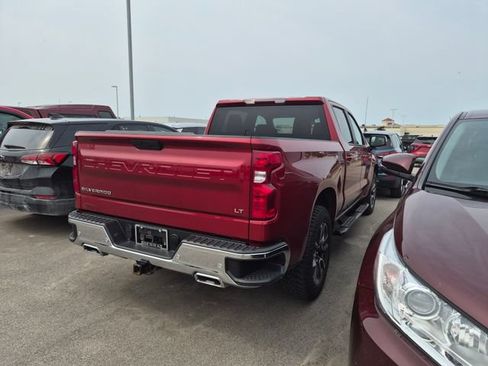 Used 2021 Chevrolet Silverado 1500 LT AWD/4WD image 3