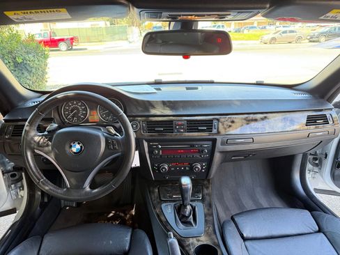 Used 2009 BMW 328i Convertible image 15