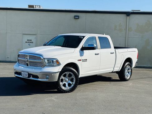 Used 2018 RAM 1500 Laramie AWD/4WD image 5