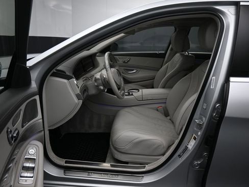 Used 2016 Mercedes-Benz S 550 4MATIC Sedan w/ Premium Package image 13