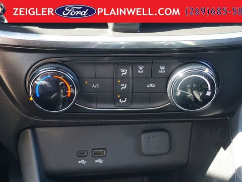 Used 2024 Buick Encore GX Preferred FWD image 19