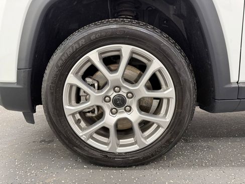 Used 2025 Jeep Compass Limited AWD/4WD image 17