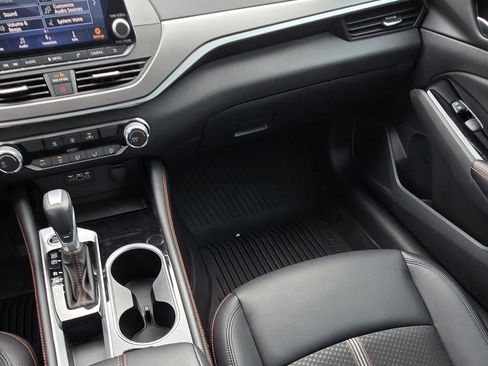 Used 2025 Nissan Altima 2.5 SR image 16