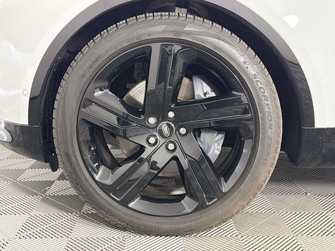 Used 2025 Land Rover Discovery Dynamic SE AWD/4WD image 29
