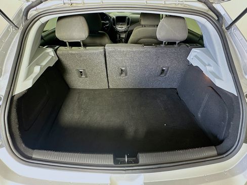 Used 2019 Chevrolet Cruze LT FWD image 26