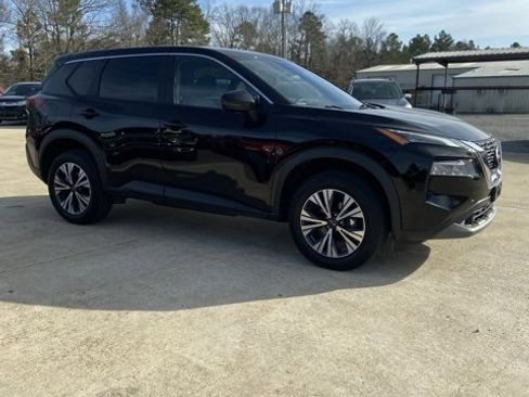 Used 2022 Nissan Rogue SV image 4