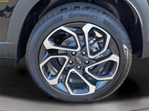 New 2026 Chevrolet Trax RS w/ Sunroof Package FWD image 36