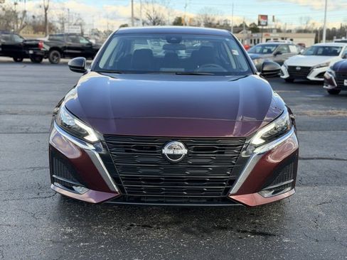 Used 2025 Nissan Altima 2.5 SV image 4