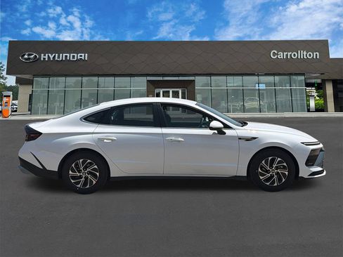 New 2026 Hyundai Sonata Blue FWD image 5