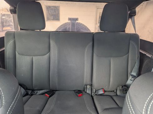 Used 2015 Jeep Wrangler Unlimited Sahara w/ Connectivity Group AWD/4WD image 14