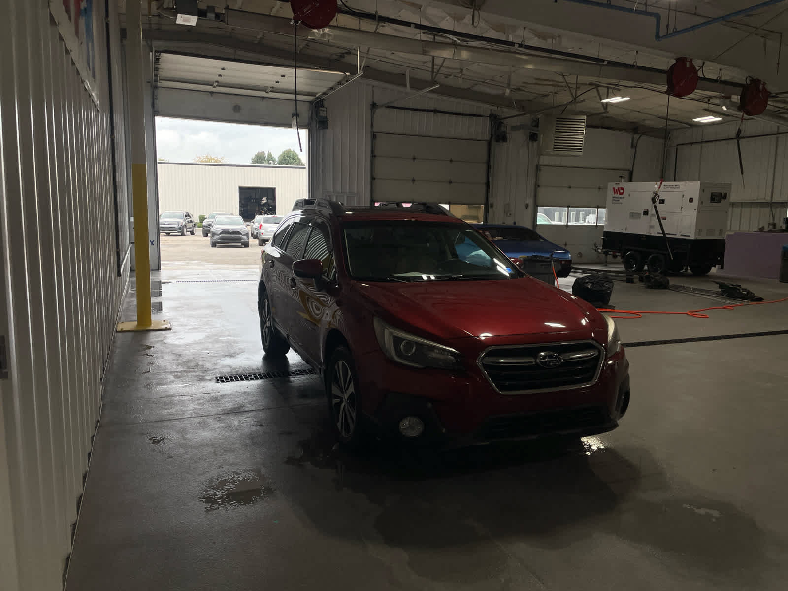 Used 2019 Subaru Outback 3.6R Limited w/ Popular Package #2 AWD/4WD image 3
