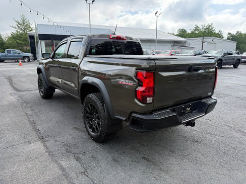 Used 2025 Chevrolet Colorado Trail Boss AWD/4WD image 3