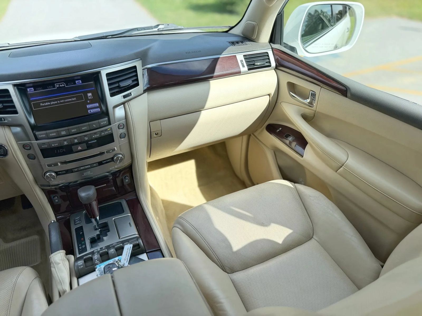 Used 2013 Lexus LX 570 4WD w/ Luxury Pkg image 66