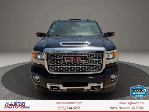 Used 2019 GMC Sierra 2500 Denali w/ Duramax Plus Package AWD/4WD image 2