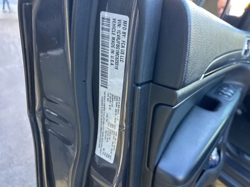 Used 2021 Jeep Grand Cherokee Limited image 38