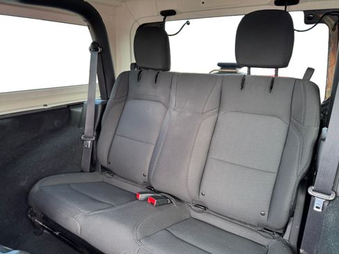 Used 2022 Jeep Wrangler Sport AWD/4WD image 16