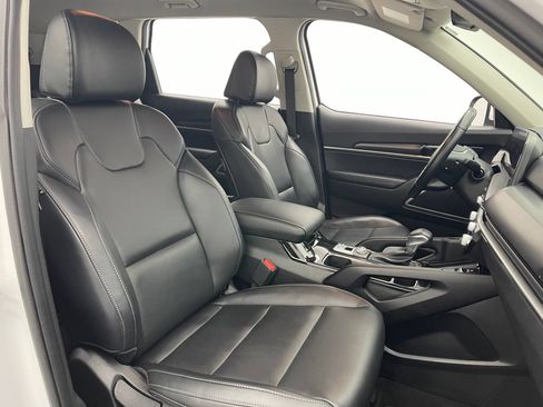 Used 2024 Kia Telluride S FWD image 33