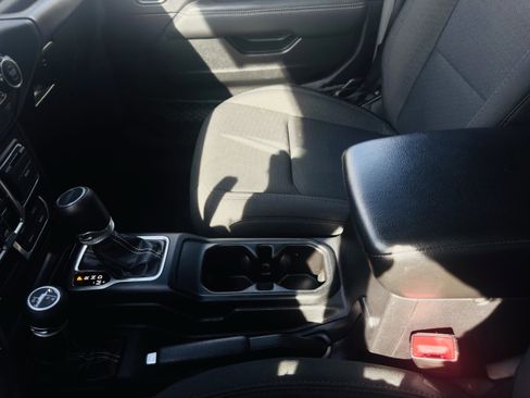 Used 2020 Jeep Gladiator Overland w/ Dual Top Group image 21