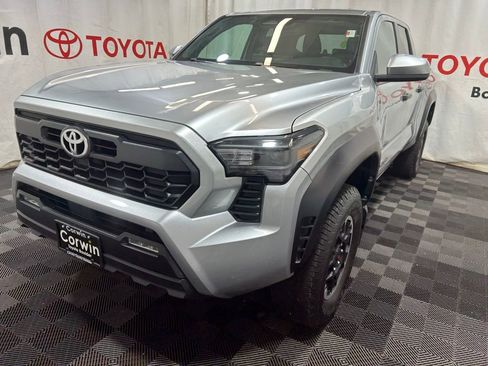 Used 2024 Toyota Tacoma TRD Off-Road image 3