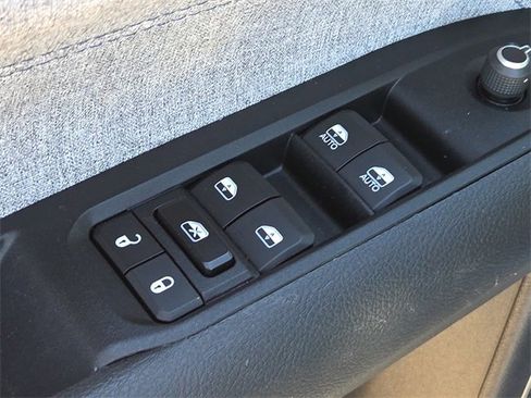 Used 2022 Jeep Compass Latitude image 18