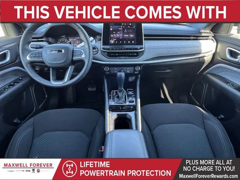 Used 2025 Jeep Compass Sport image 20