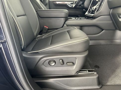 New 2026 GMC Yukon XL Elevation image 42