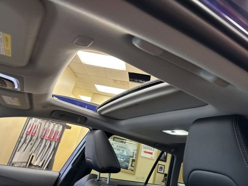 Used 2023 Toyota Corolla Cross XLE w/ Convenience Package image 6