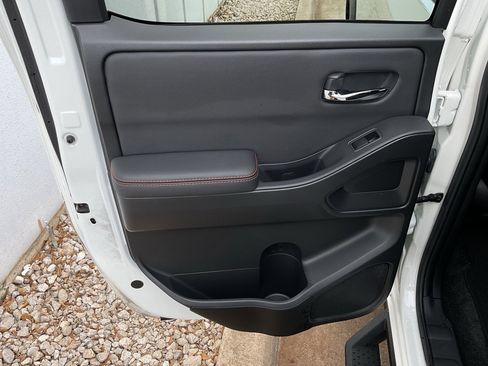 Used 2024 Nissan Frontier PRO-4X w/ Pro Convenience Package image 22