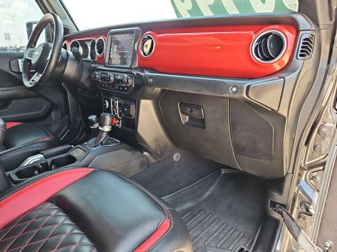 Used 2021 Jeep Gladiator Rubicon AWD/4WD image 26