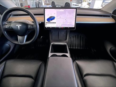 Used 2021 Tesla Model Y Long Range AWD/4WD image 7