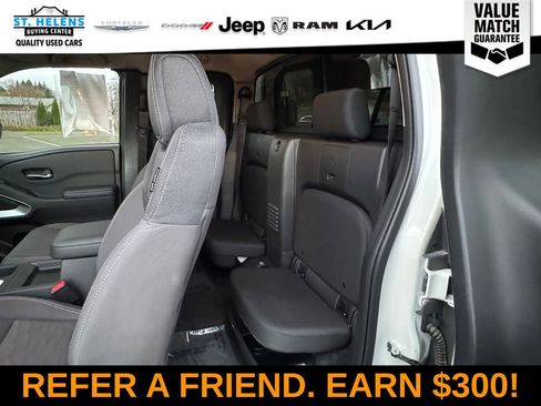 Used 2024 Nissan Frontier SV w/ SV Convenience Package image 32